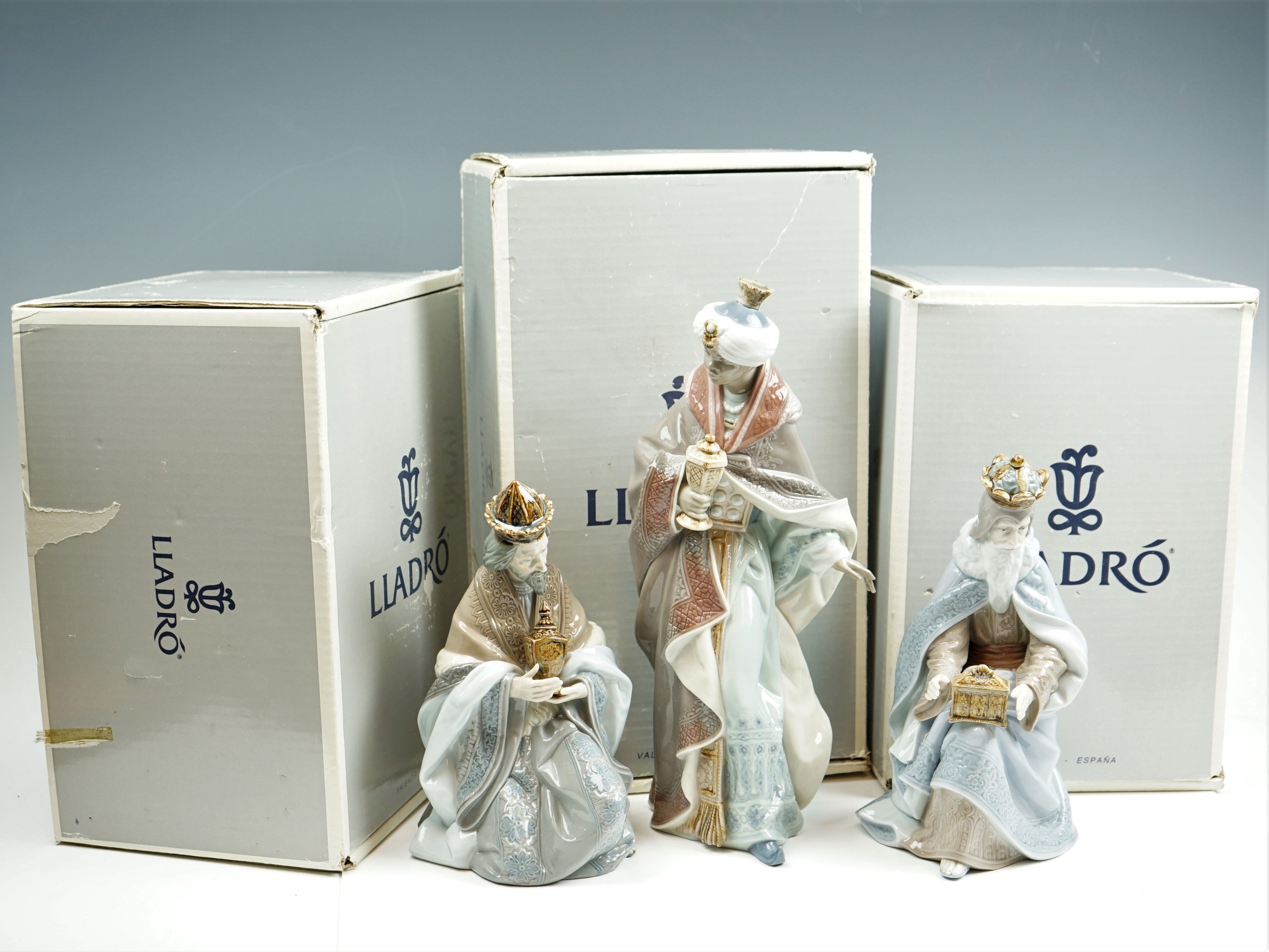 Sold at Auction: 3 Piece Lladro Group